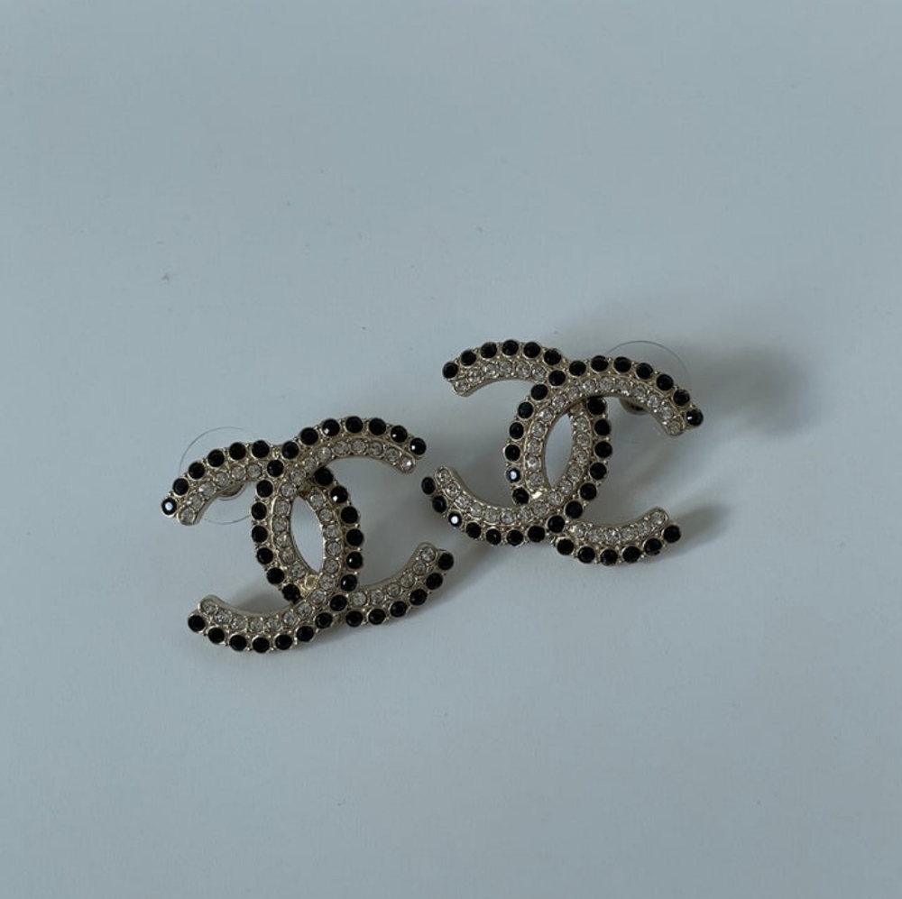 CHANEL | CC CRYSTAL STUD EARRINGS | GOLD